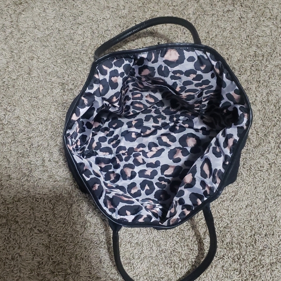 Tote - Picture 3 of 4